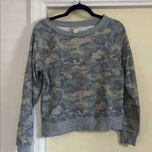 Mossimo Supply Co. Women's Camo Pullover Sweatshirt - Gray & Green